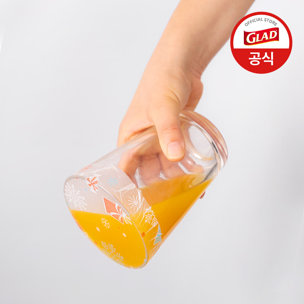 매직랩으로 덮은 컵을 뒤집은 모습