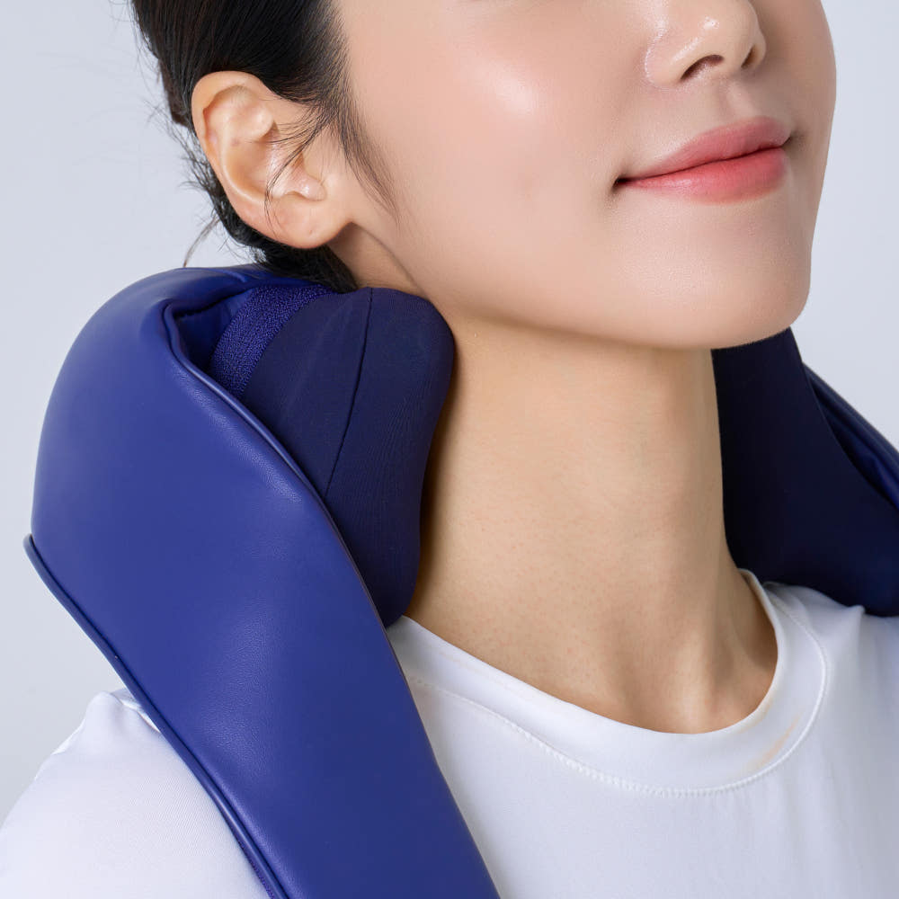 목에 닿는 풀리오 V3 가까이 본 모습